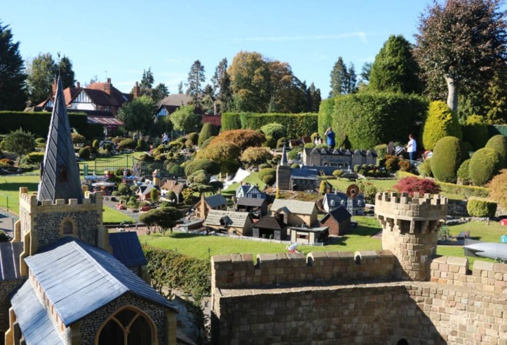 Bekonscot Model Village & Railway - Beaconsfield